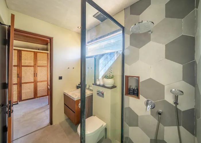 Nala - Peaceful Hideaway With Pool & Yoga Space Villa